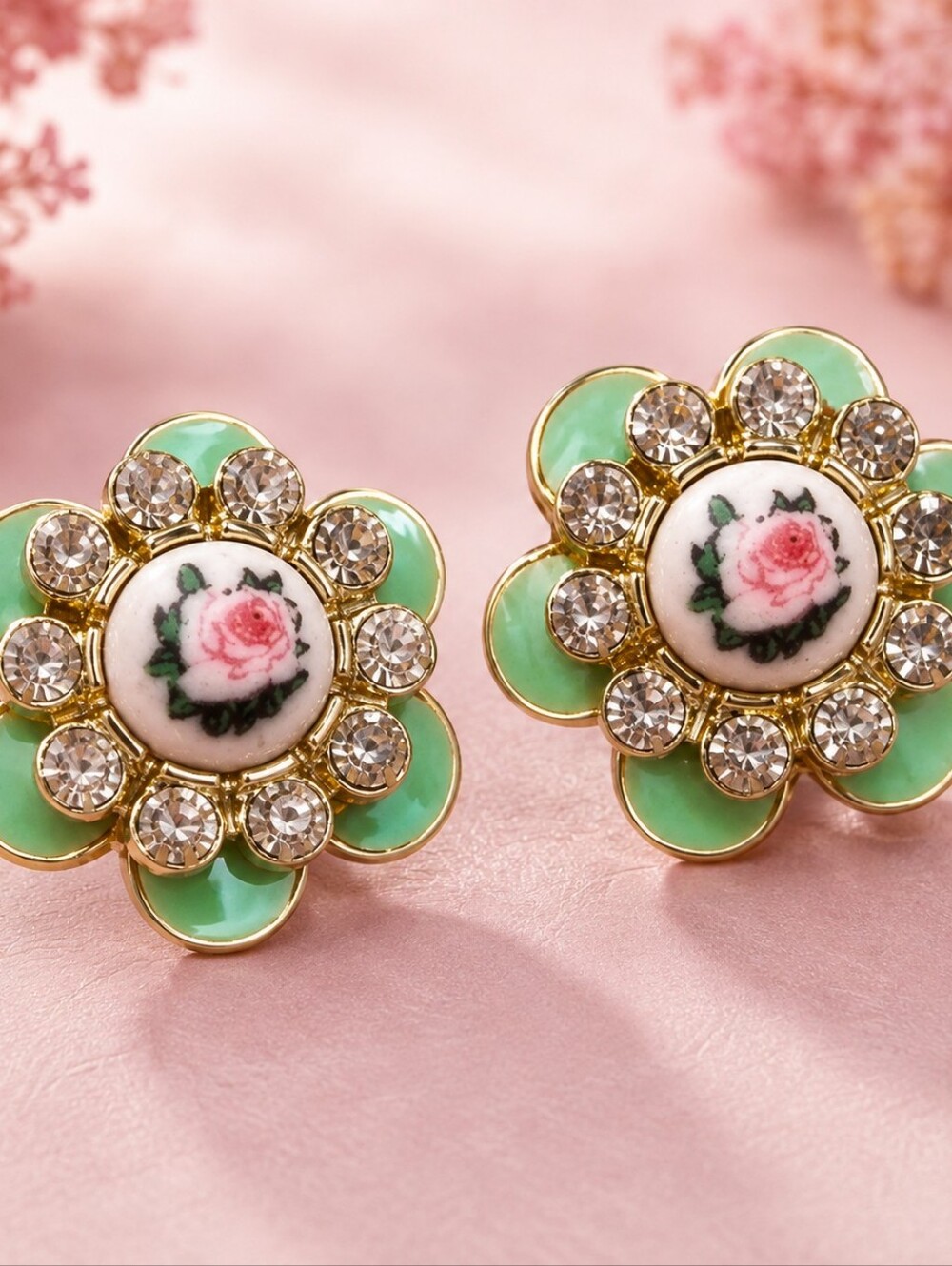 MODCLOTH VINTAGE ENAMEL VINTAGE 60S VIBE EARRINGS
